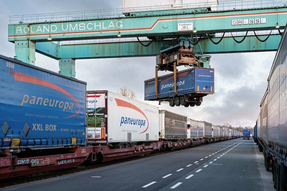 Climate-friendly chemical transport